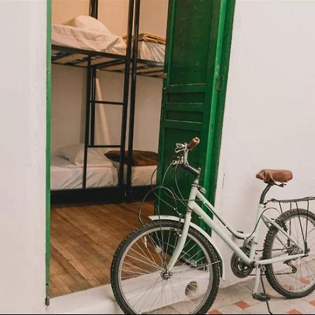 Wild Monkey Hostel Cuenca Esterno foto
