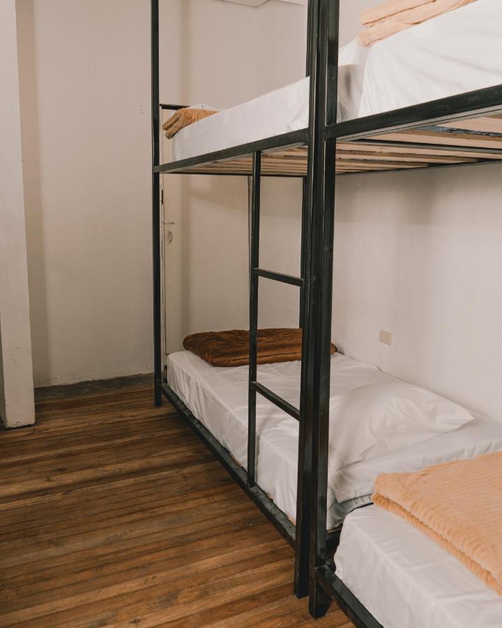Wild Monkey Hostel Cuenca Esterno foto