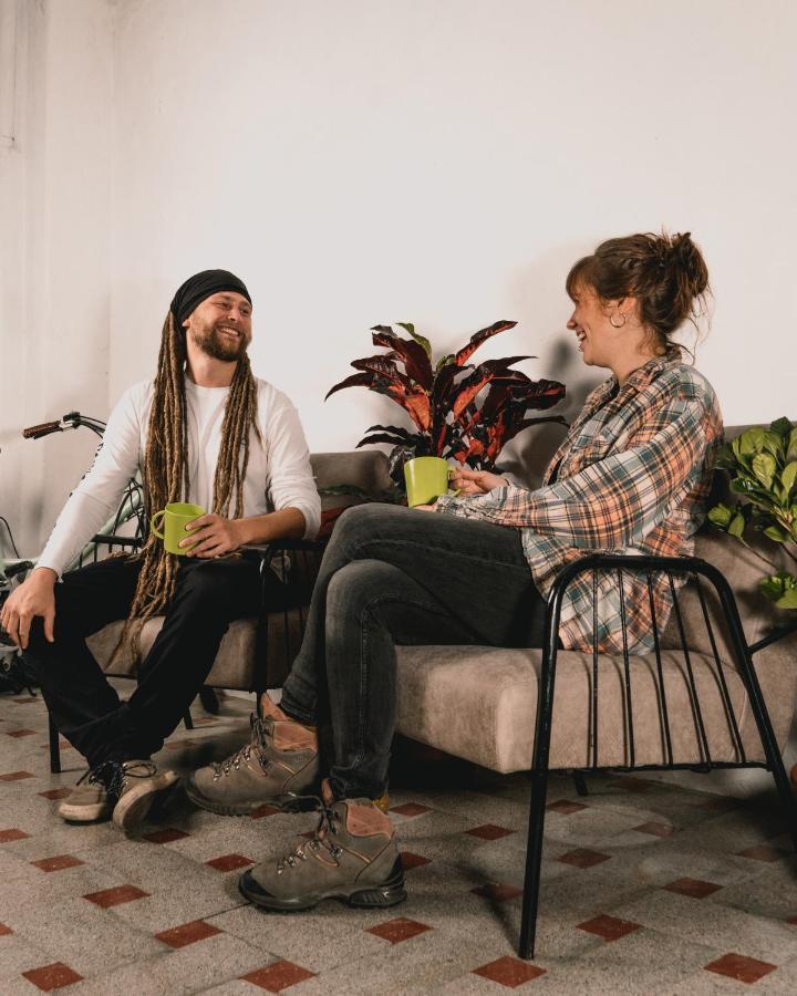 Wild Monkey Hostel Cuenca Esterno foto