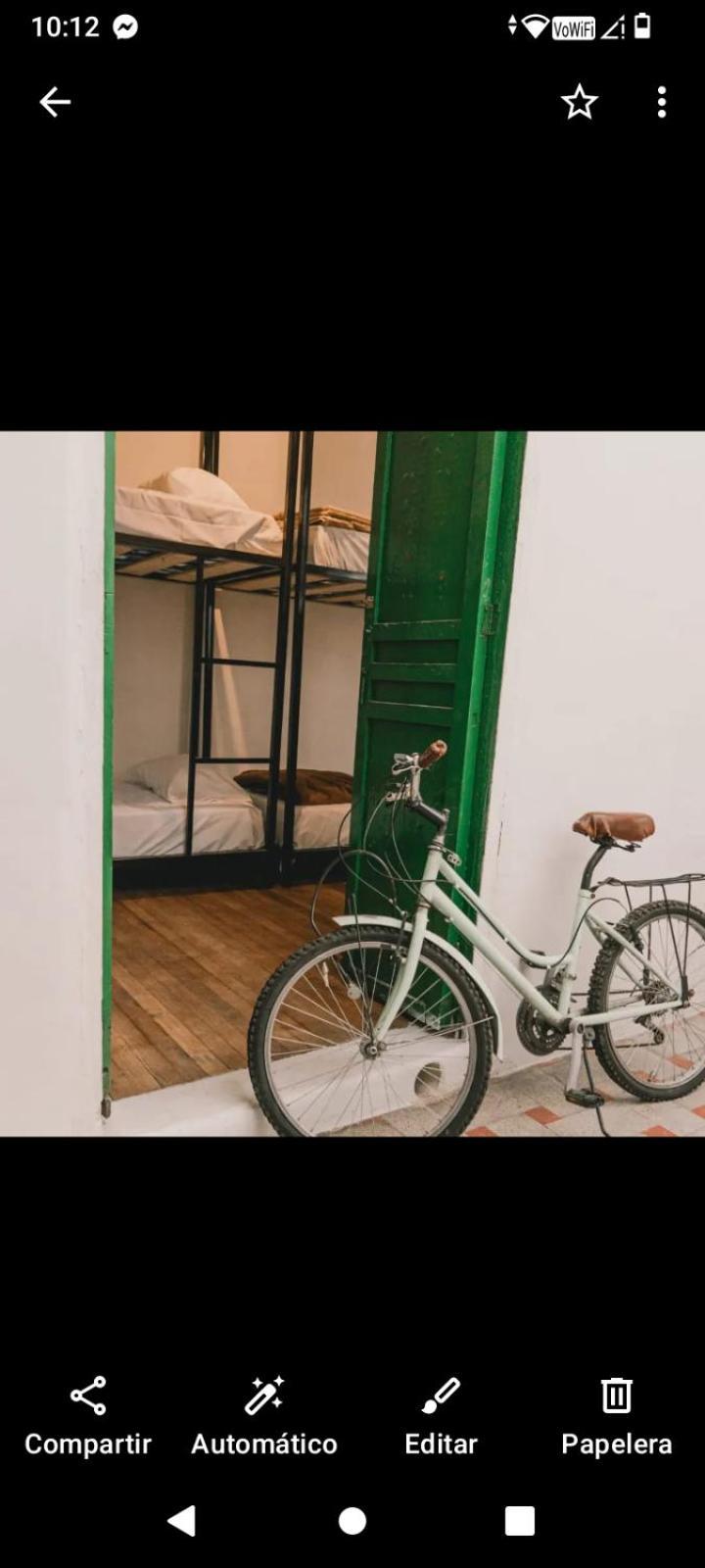 Wild Monkey Hostel Cuenca Esterno foto